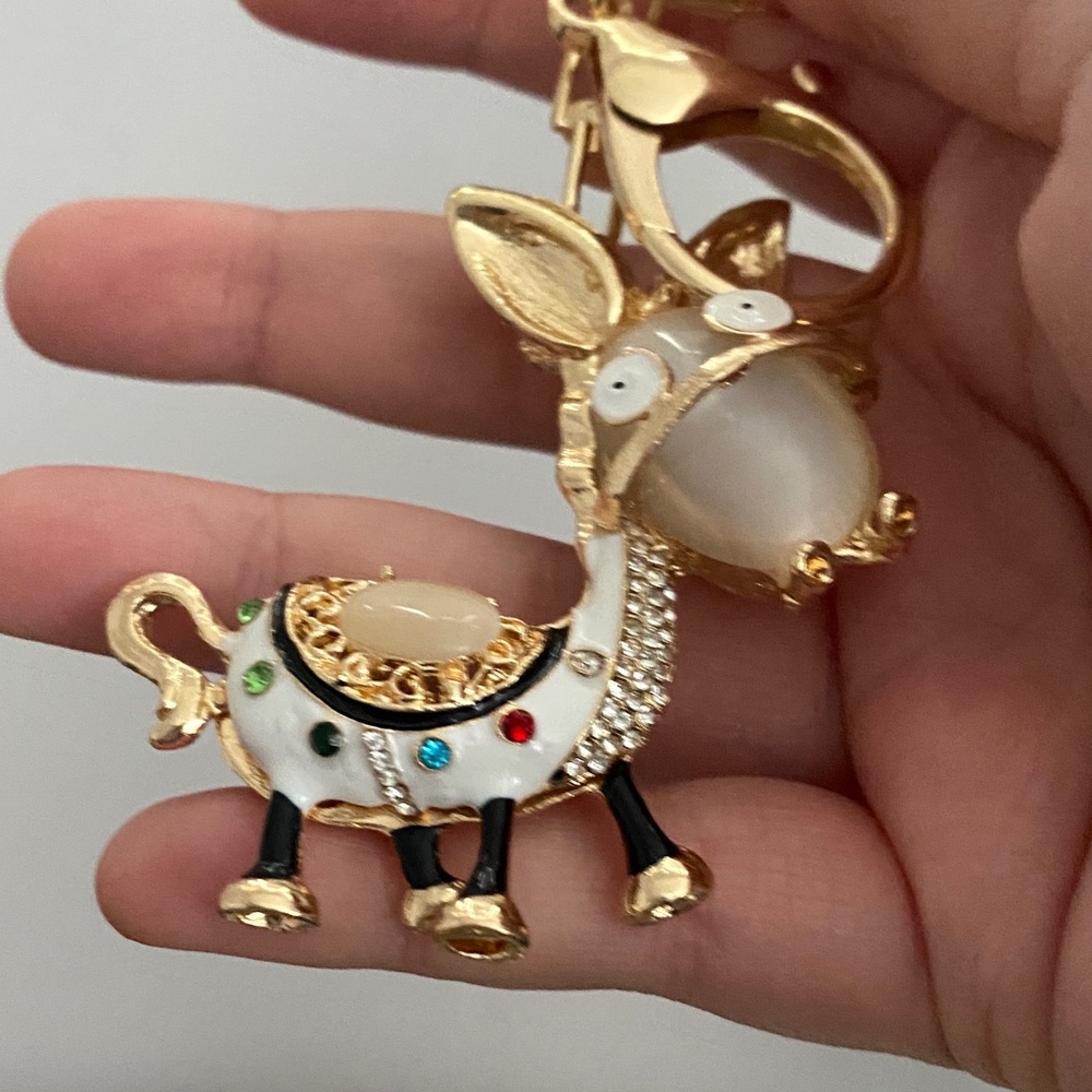 Gold and White Animal Keychain - Picture 2 of 2